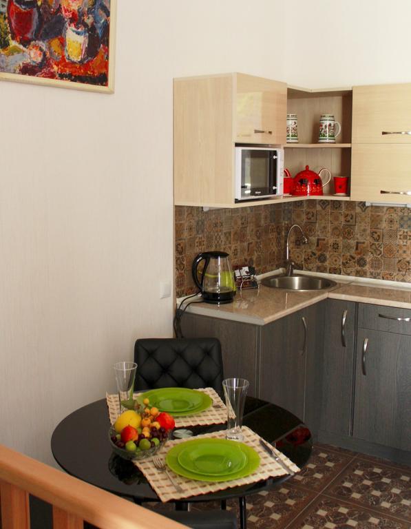 Guest House On Gia Abesadze Street Тбилиси Екстериор снимка