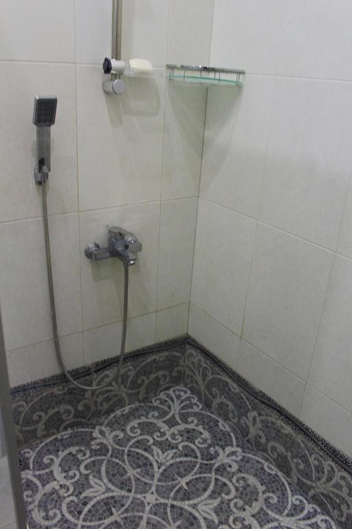 Guest House On Gia Abesadze Street Тбилиси Екстериор снимка