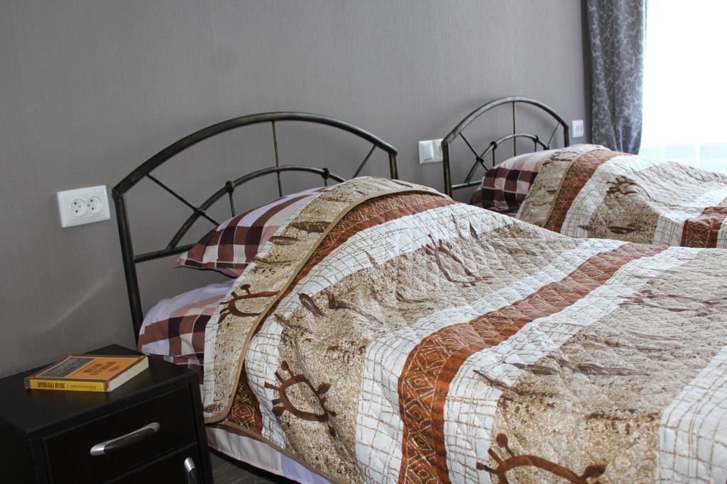 Guest House On Gia Abesadze Street Тбилиси Екстериор снимка